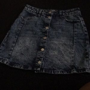 Small acid wash button down skirt. Only wore once.